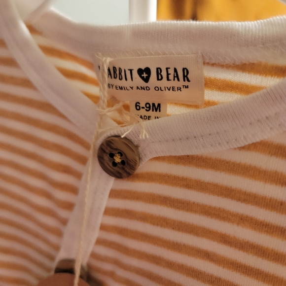 Two Piece General Neutral Baby Outfit - Picture 2 of 3